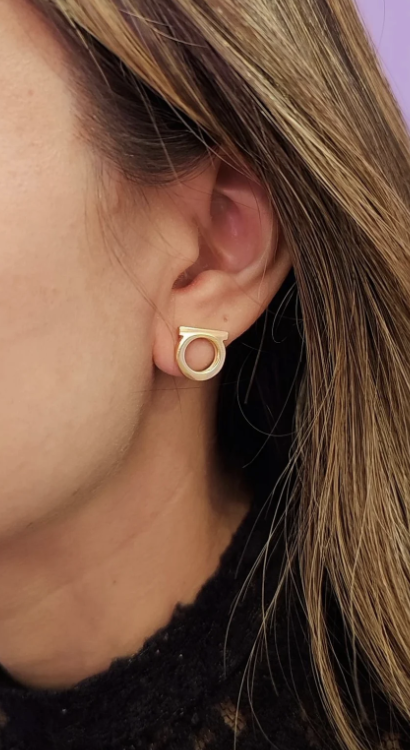 Aretes Ferragamo Dorados Gancicni